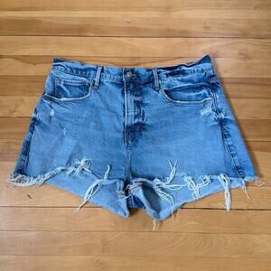 Good American Size 12 /31 High Rise Distressed Hem Light Wash Jean Shorts